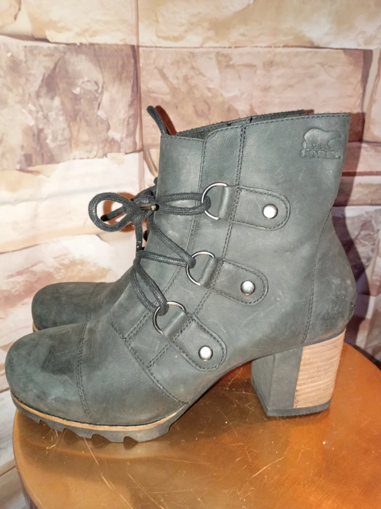 Sorel Black Leather Heeled Ankle Boots sz 9 - photo 3