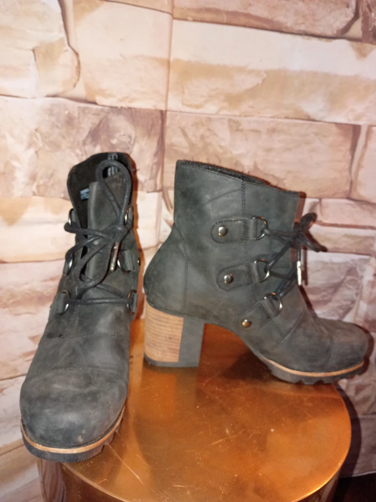 Sorel Black Leather Heeled Ankle Boots sz 9 - photo 4