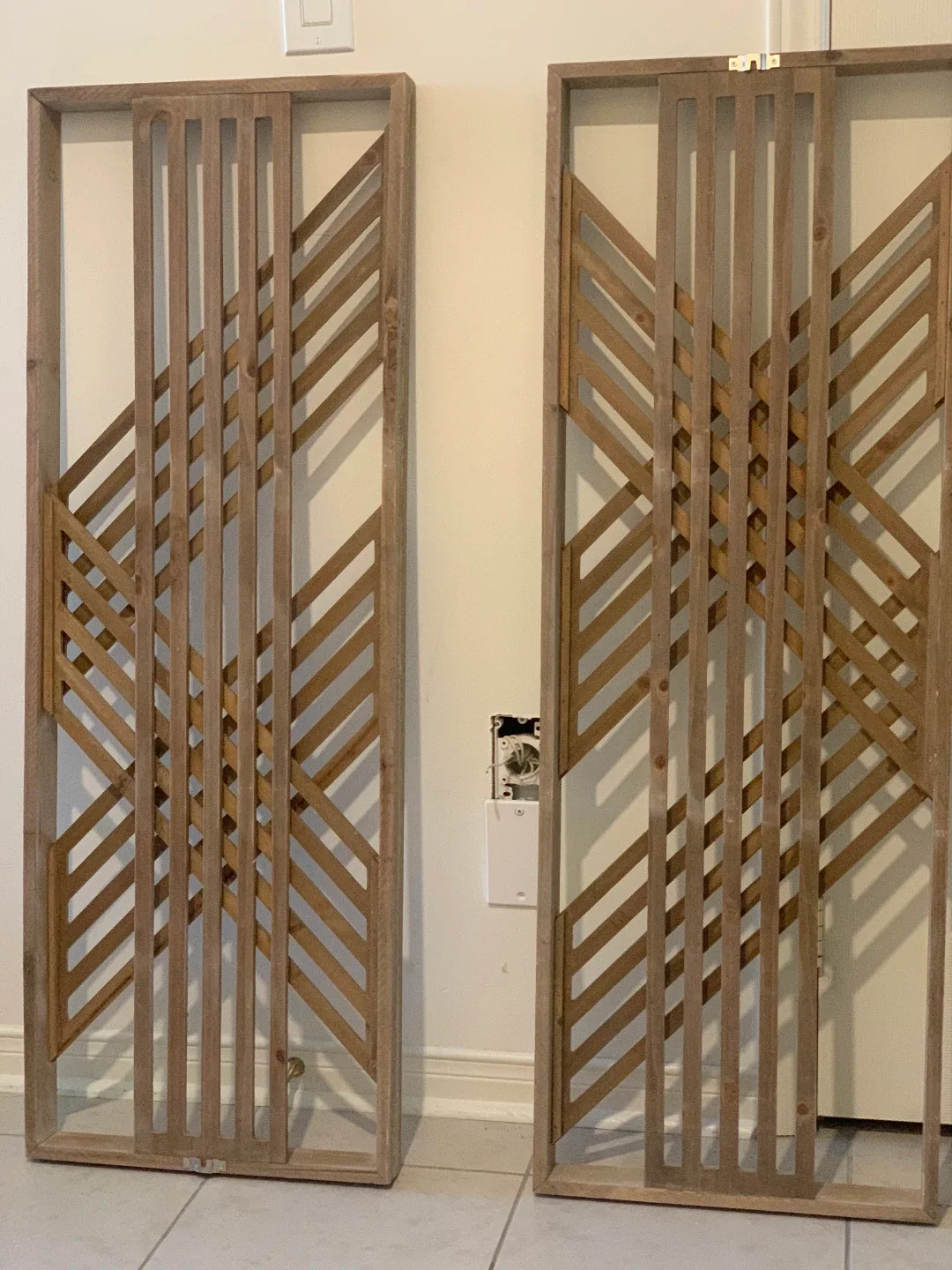 A pair of wood wall decorative thumbnail