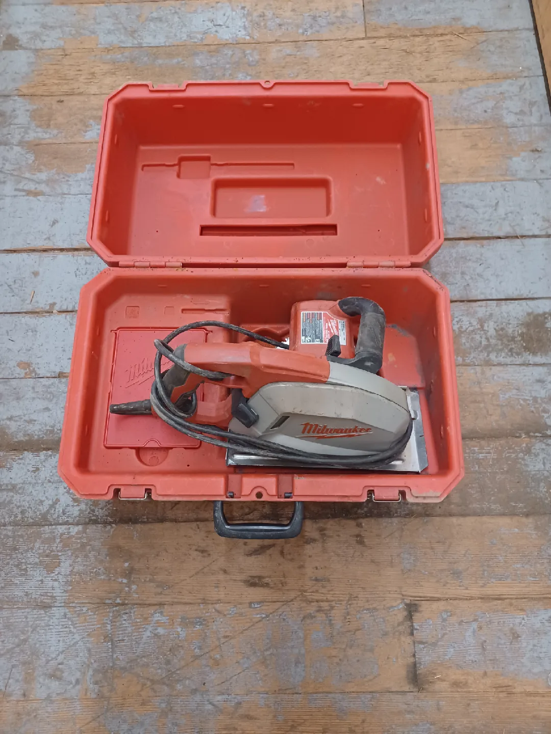 Milwaukee 8" Metal Cutting Saw