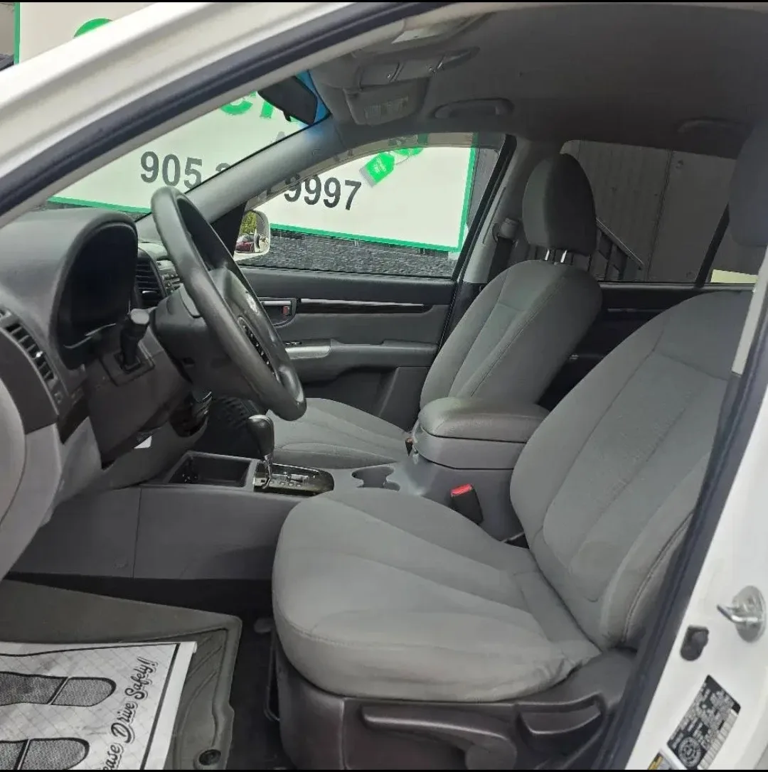 Lease-to-own white Hyundai Santa Fe. image indicator(7)