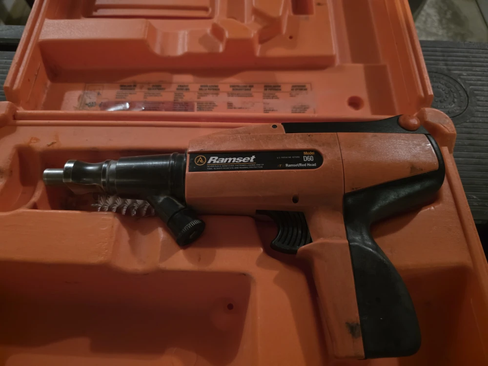 Ramset D60 Powder Actuated Tool w/ Case - photo 2