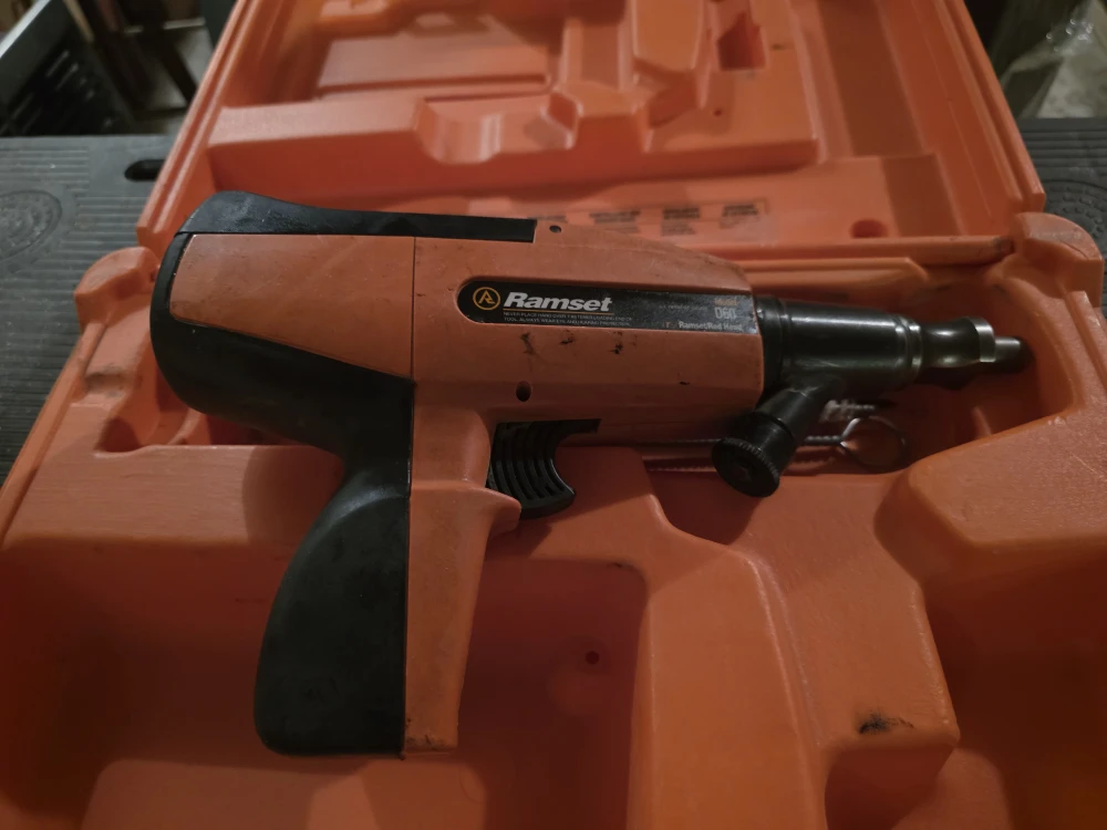 Ramset D60 Powder Actuated Tool w/ Case - photo 3