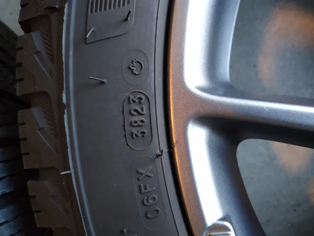 Michelin X-ICE tires with BBS SR Wheels image indicator(5)