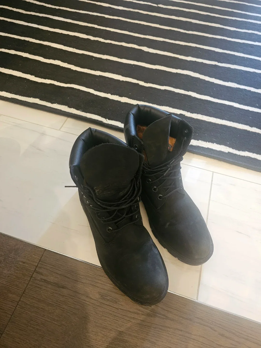 Timberland Black Boots - Size 8 image indicator(2)