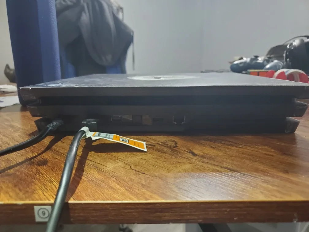 Customized PlayStation 4 Pro Console image indicator(3)