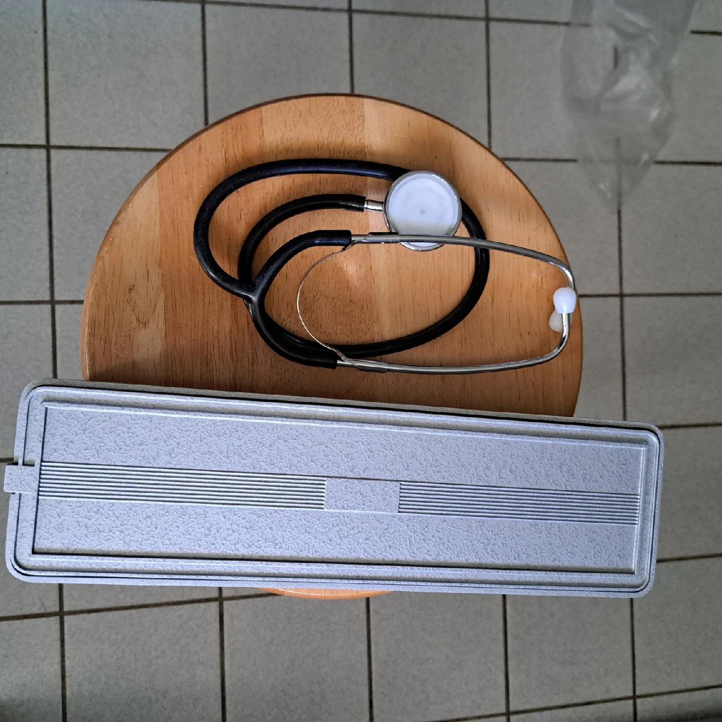 Srethoscope n Mercurial Sphygmomanometer image indicator(3)