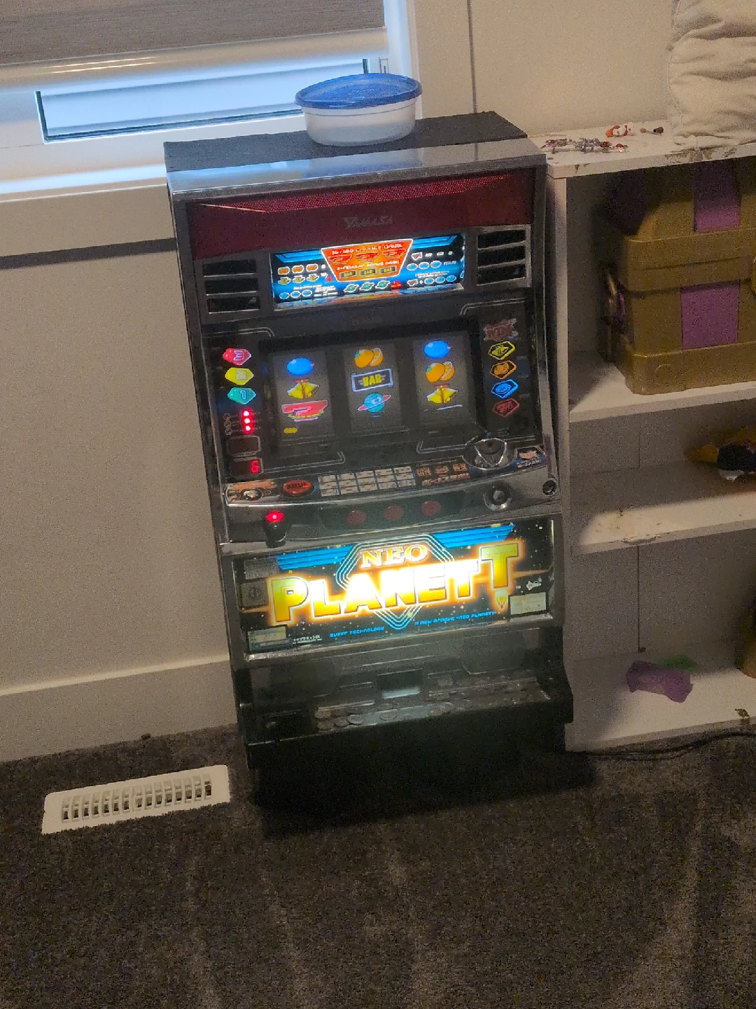Neo Planet T Slot Machine - photo 3