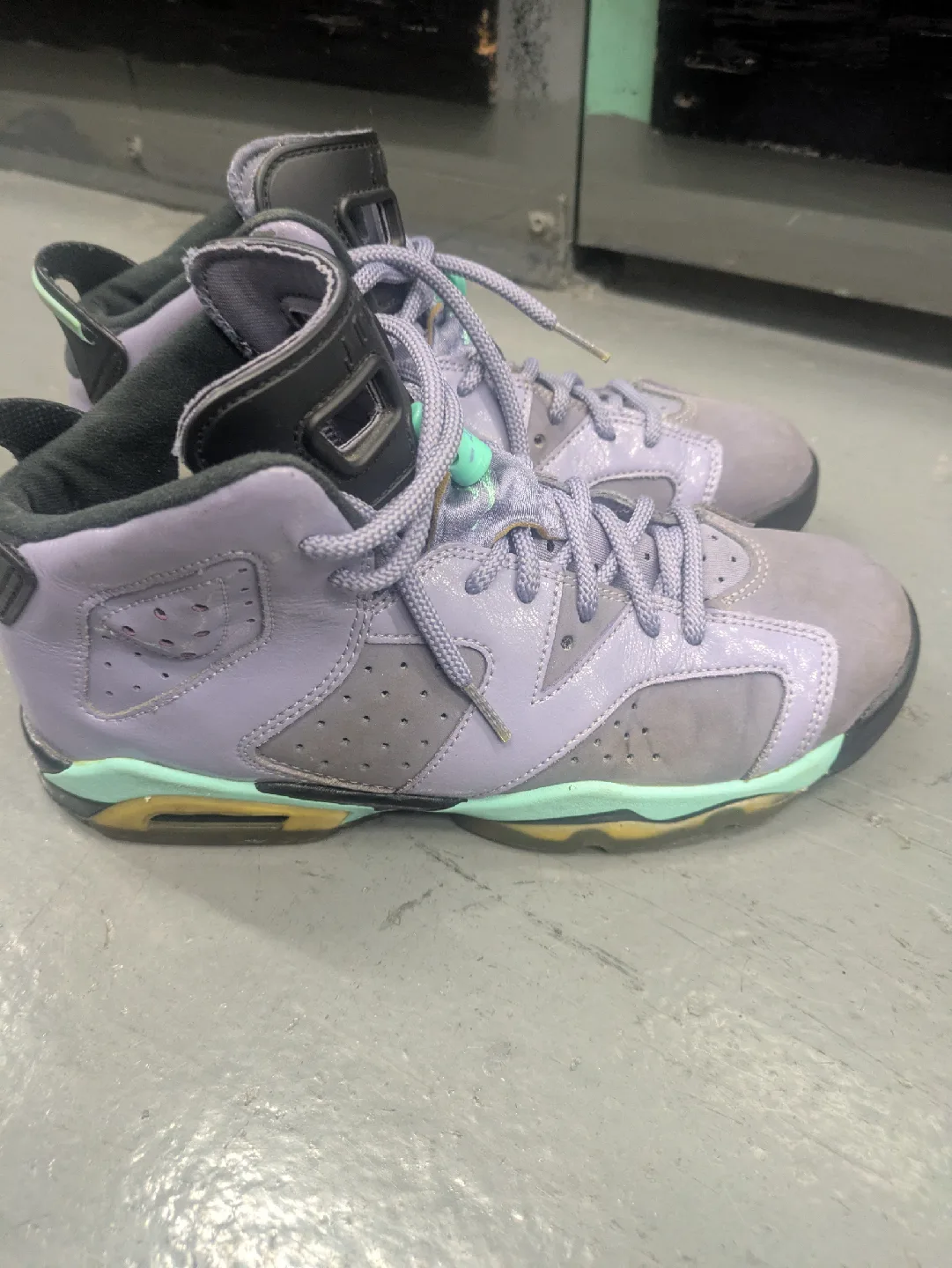 Jordan 6 Retro Iron Purple Bleached Turquoise Size 7Y image indicator(4)