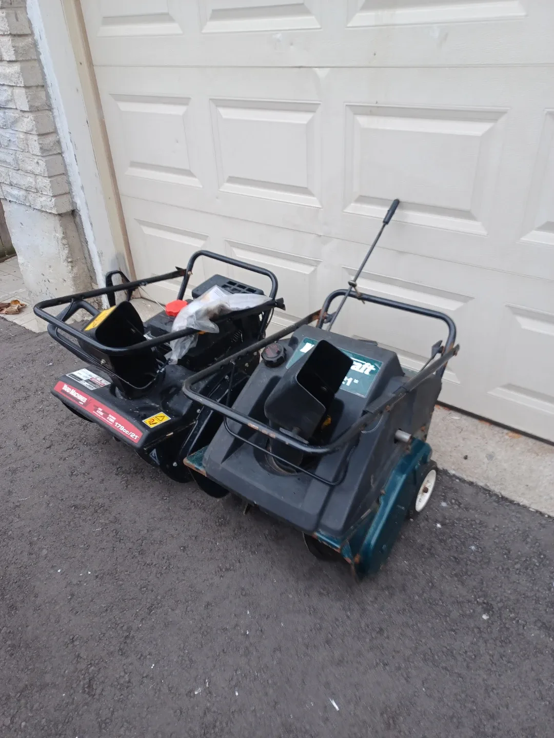 Yard Machines & Mastercraft Snowblowers image indicator(2)