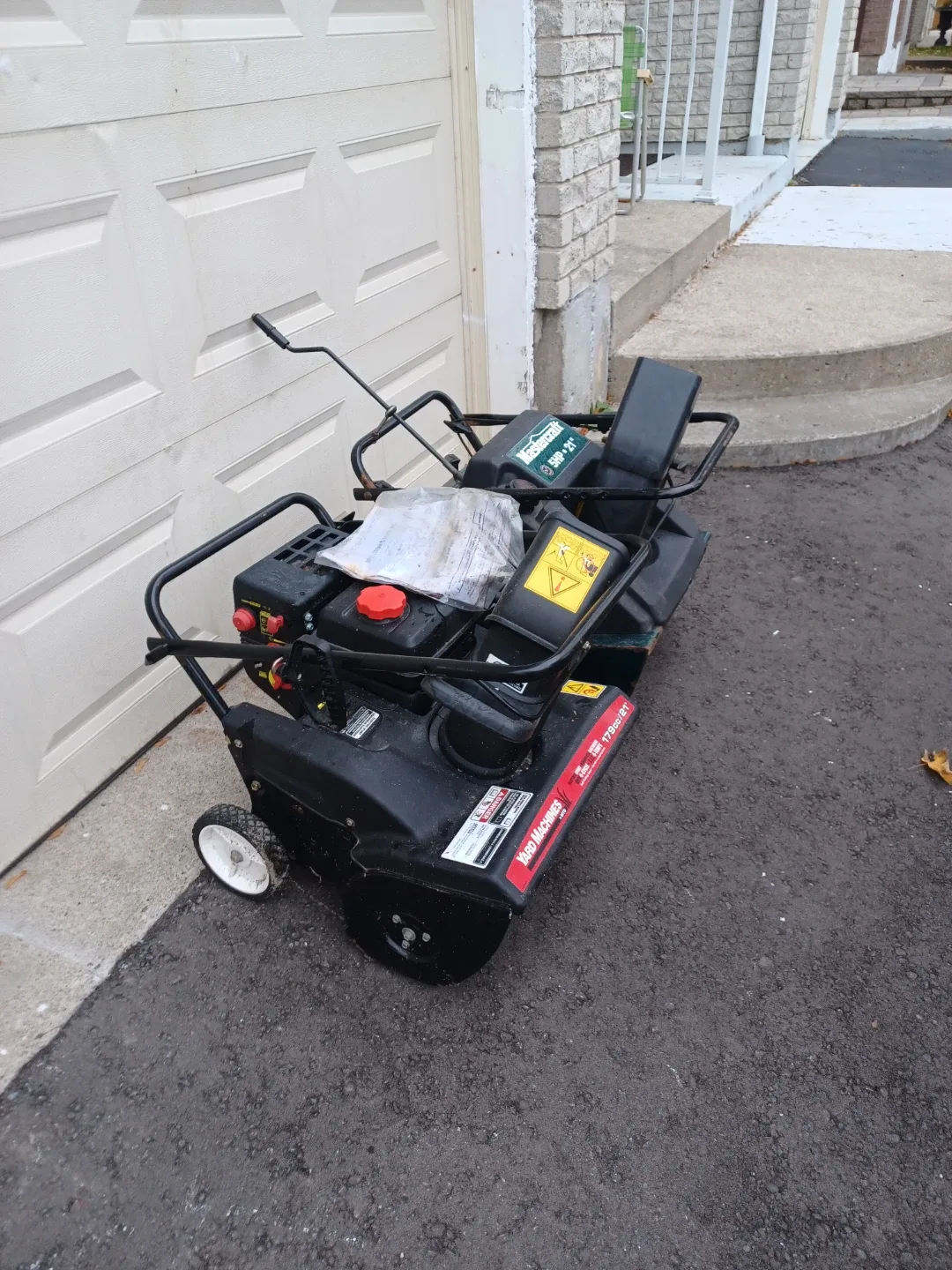 Yard Machines & Mastercraft Snowblowers image indicator(3)