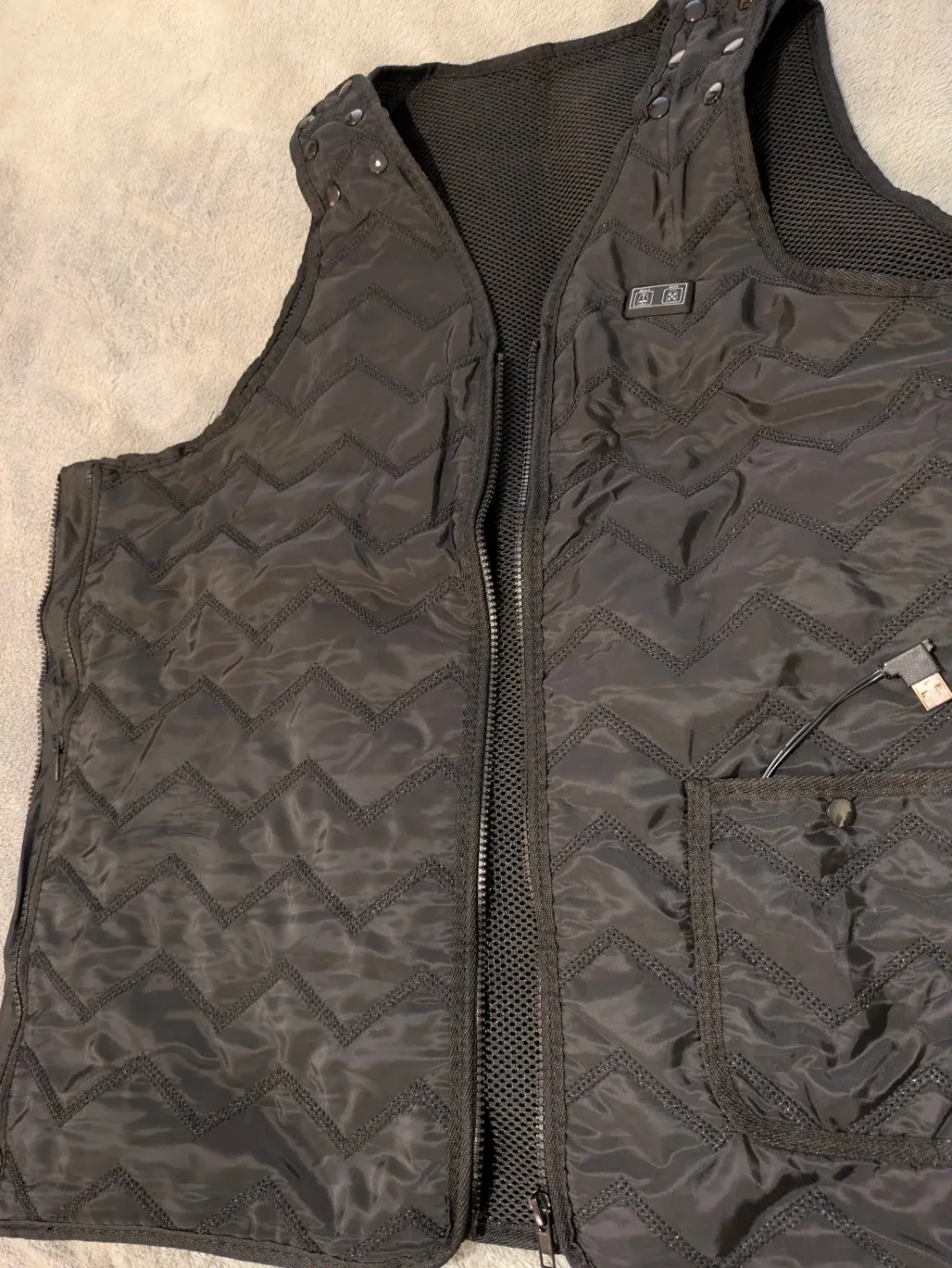 BNIB Adjustable Heated Vest image indicator(7)