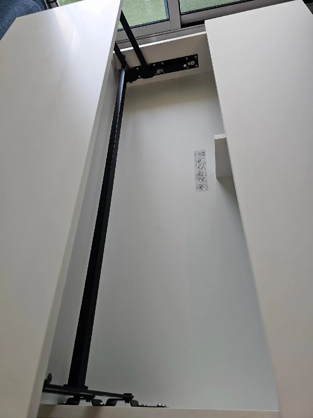 White Lift-Top Coffee Table image indicator(5)