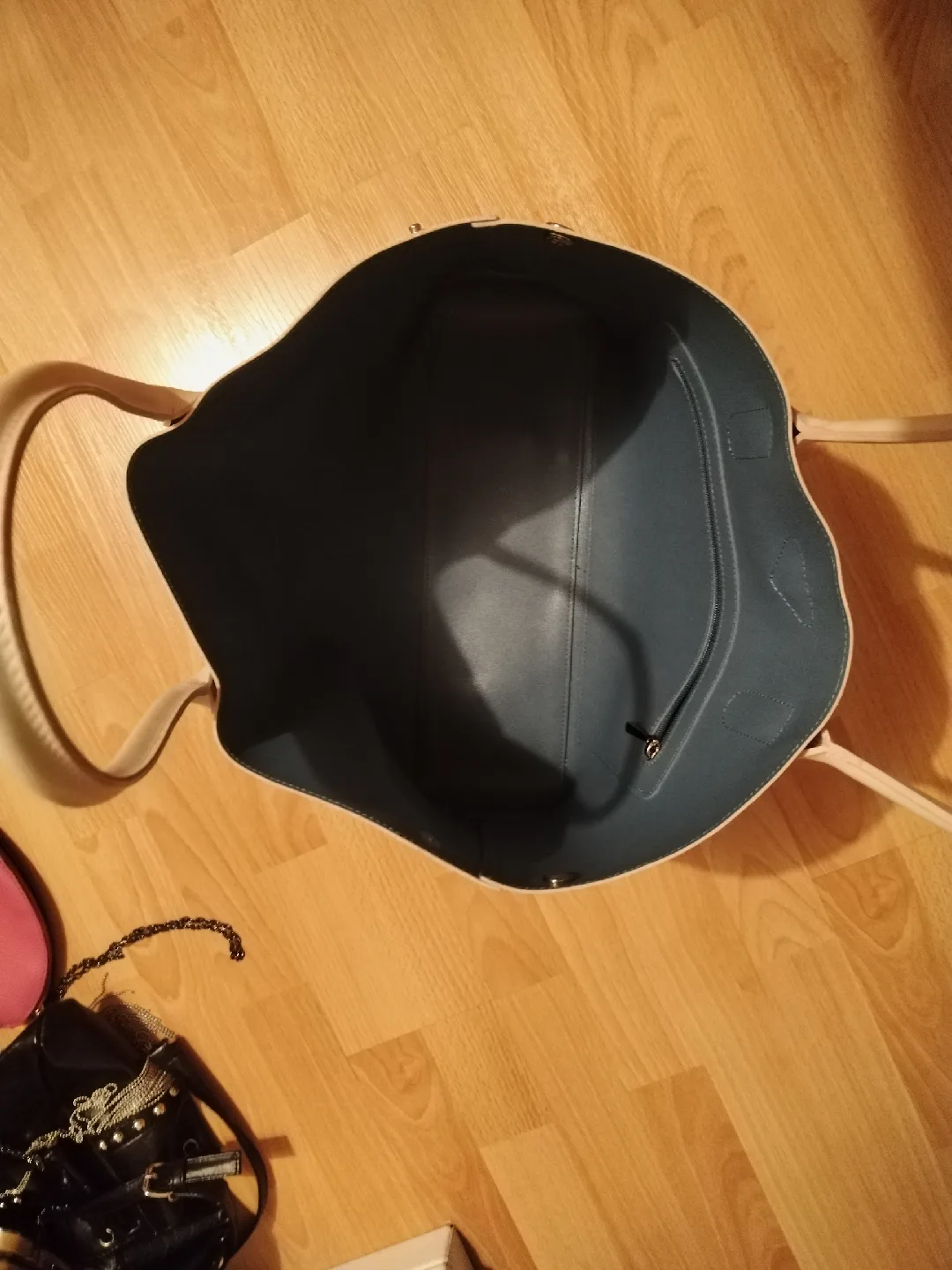 Longchamp Paris Rock Leather Tote Bag image indicator(2)