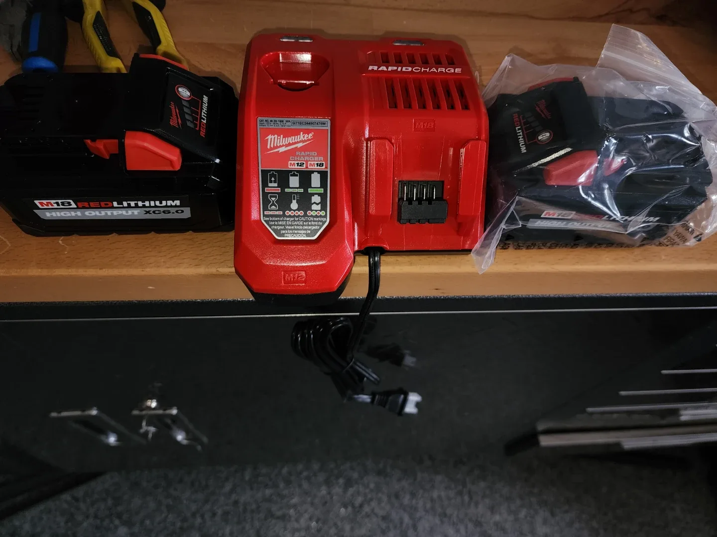 Milwaukee M18 Battery & Charger image indicator(3)