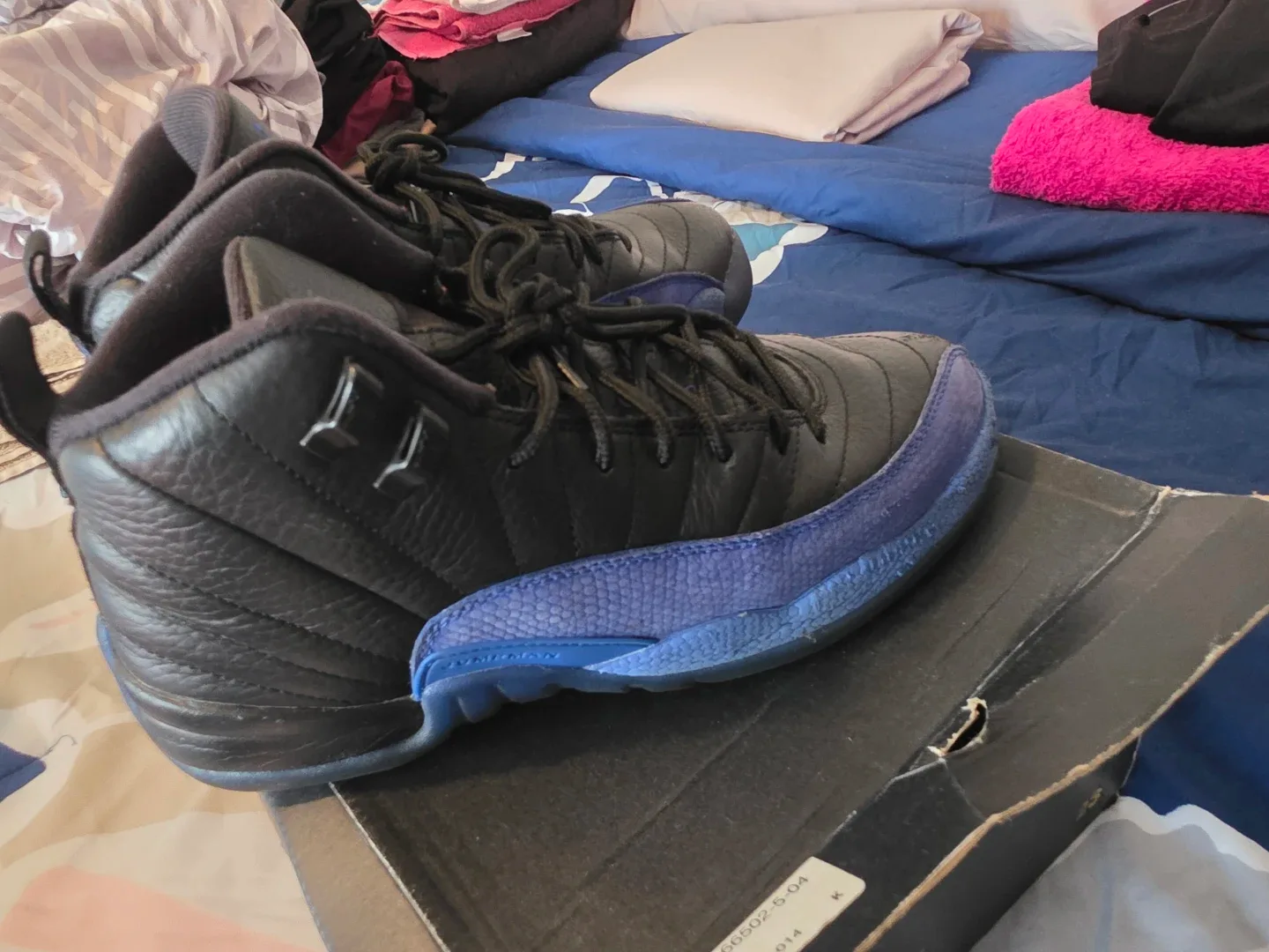 Air Jordan 12 Retro GS Black/Royal 7Y image indicator(4)