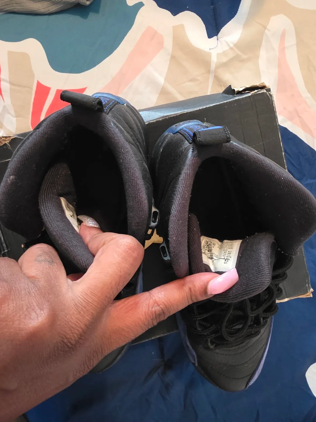 Air Jordan 12 Retro GS Black/Royal 7Y image indicator(5)