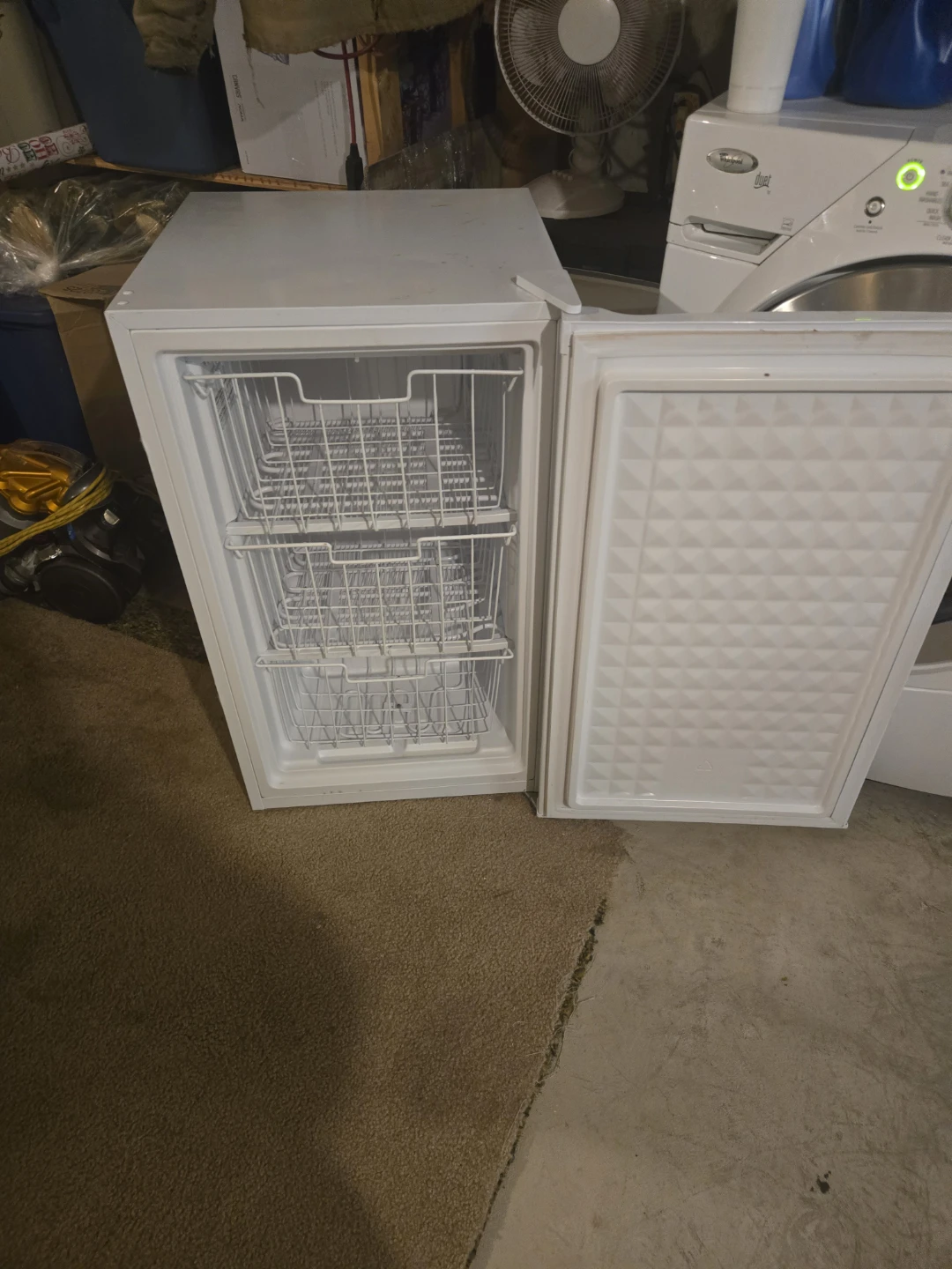 Arctic King Chest Freezer - photo 2