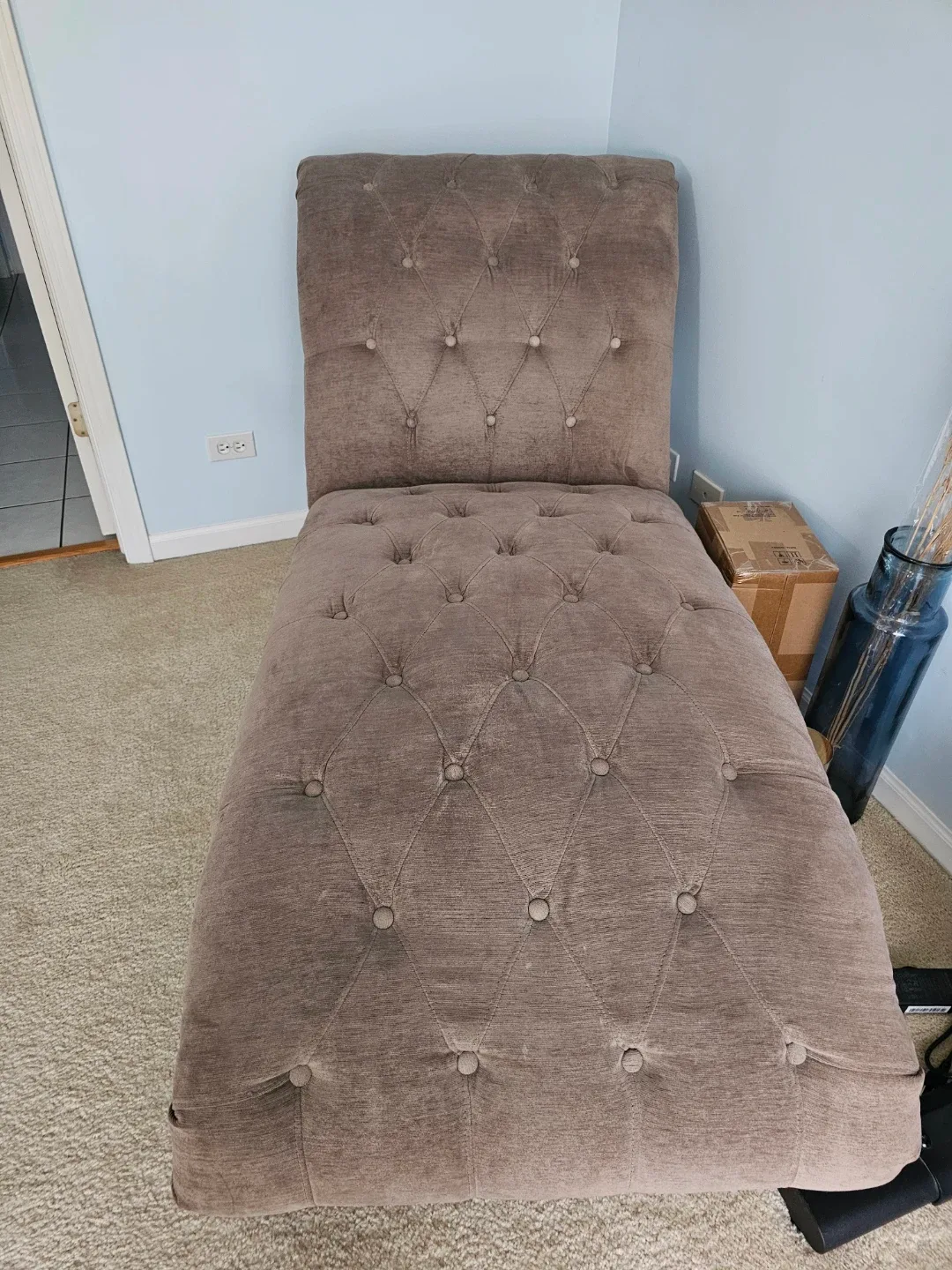Upholstered Chaise Lounge - Brown image indicator(2)