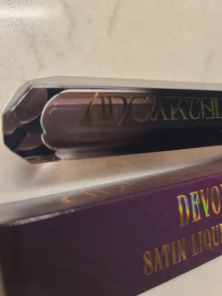 New Unearthly Cosmetics Devour Satin Liquid Lipstick/Gloss image indicator(2)