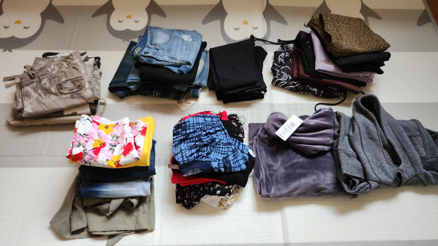Lots of clothes size XS
