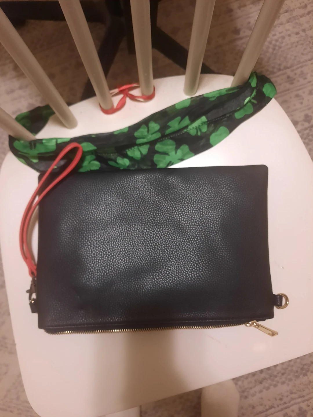 black wrist bag pick up only - photo 2