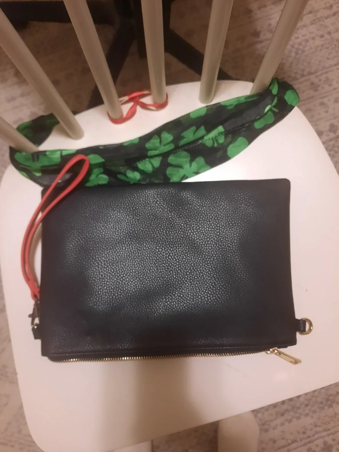 black wrist bag pick up only image indicator(2)