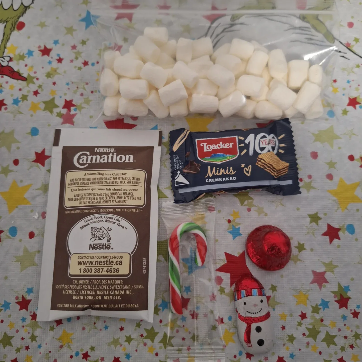 Christmas Mug & Socks Gift Set image indicator(9)