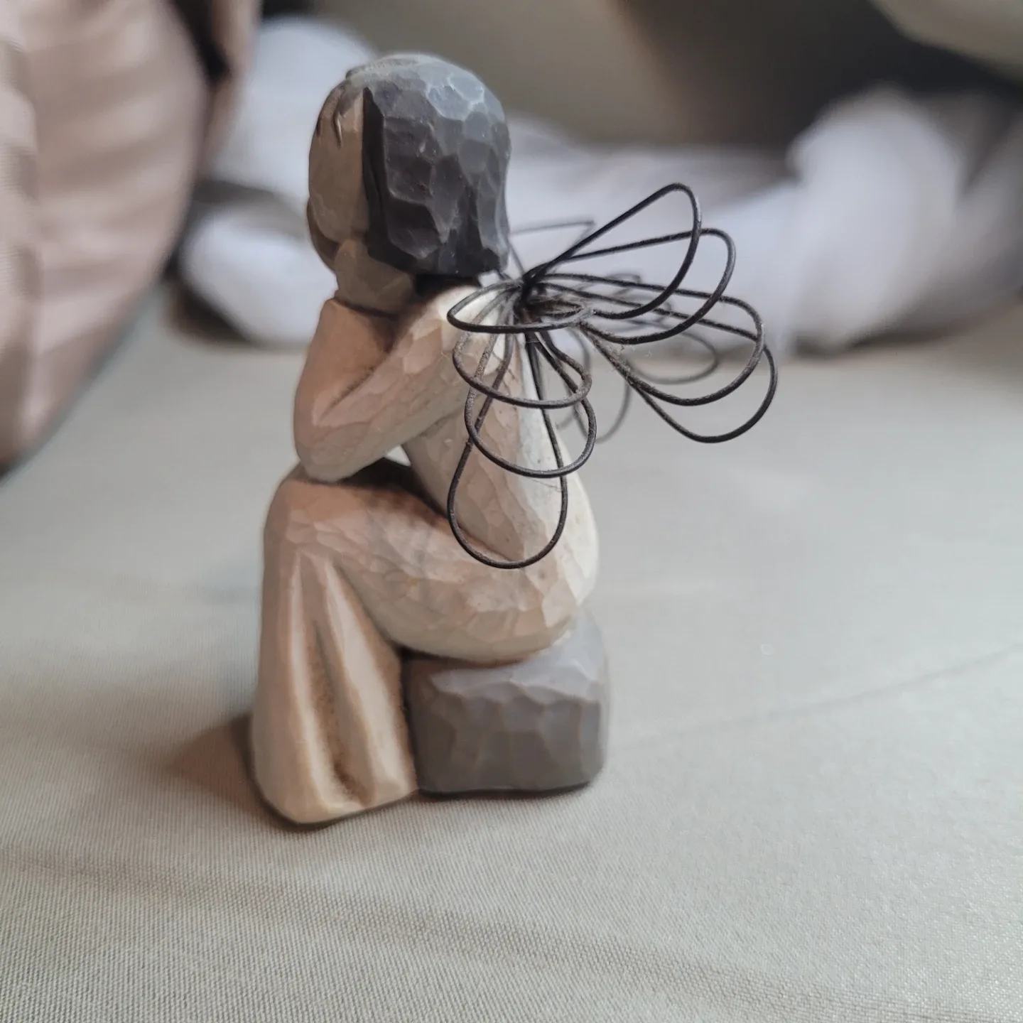 3 1/2" Willow Tree “Angel of Caring“ Figurine image indicator(5)