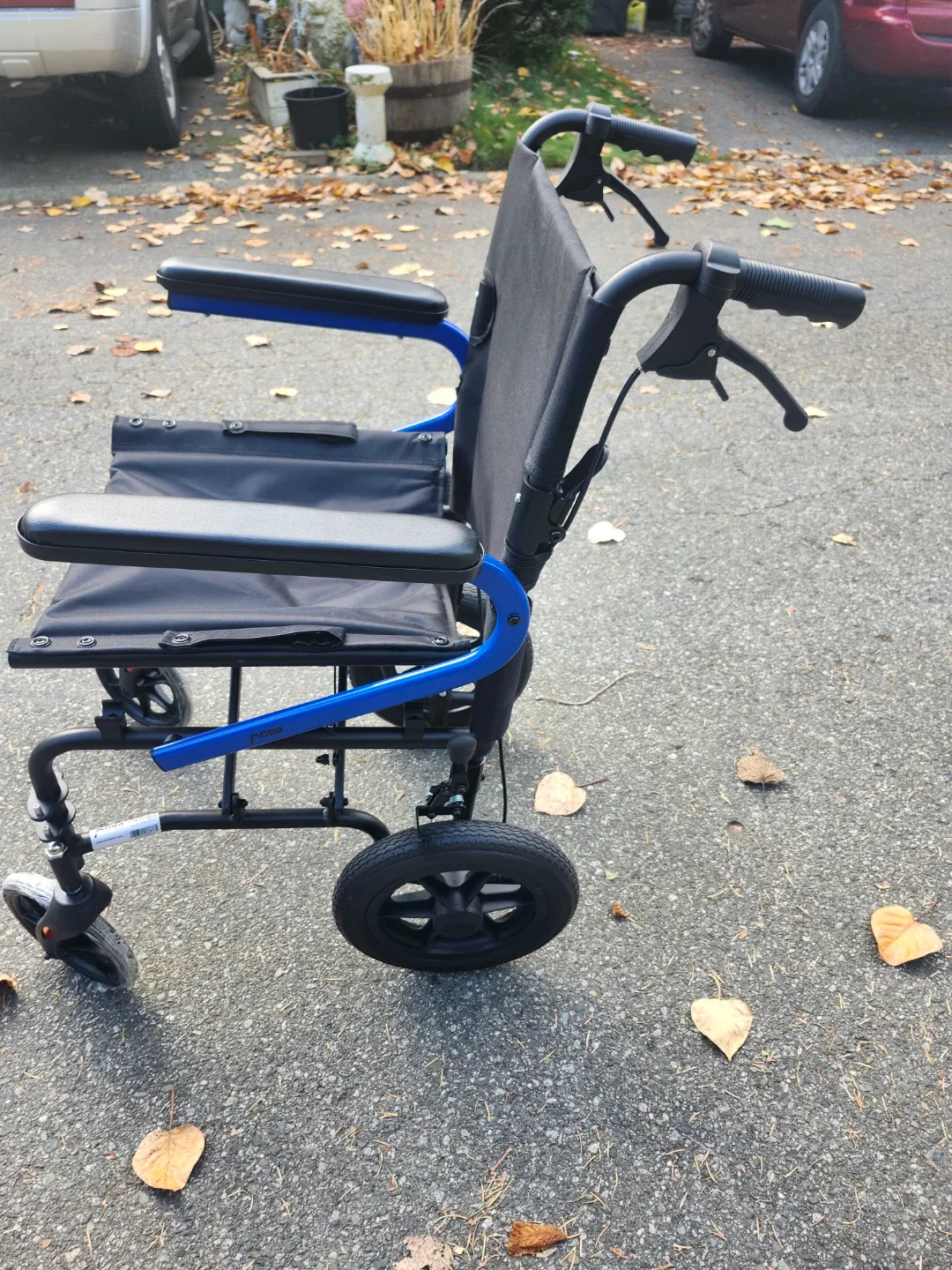 Drive Health Care Blue/Black Wheelchair image indicator(3)