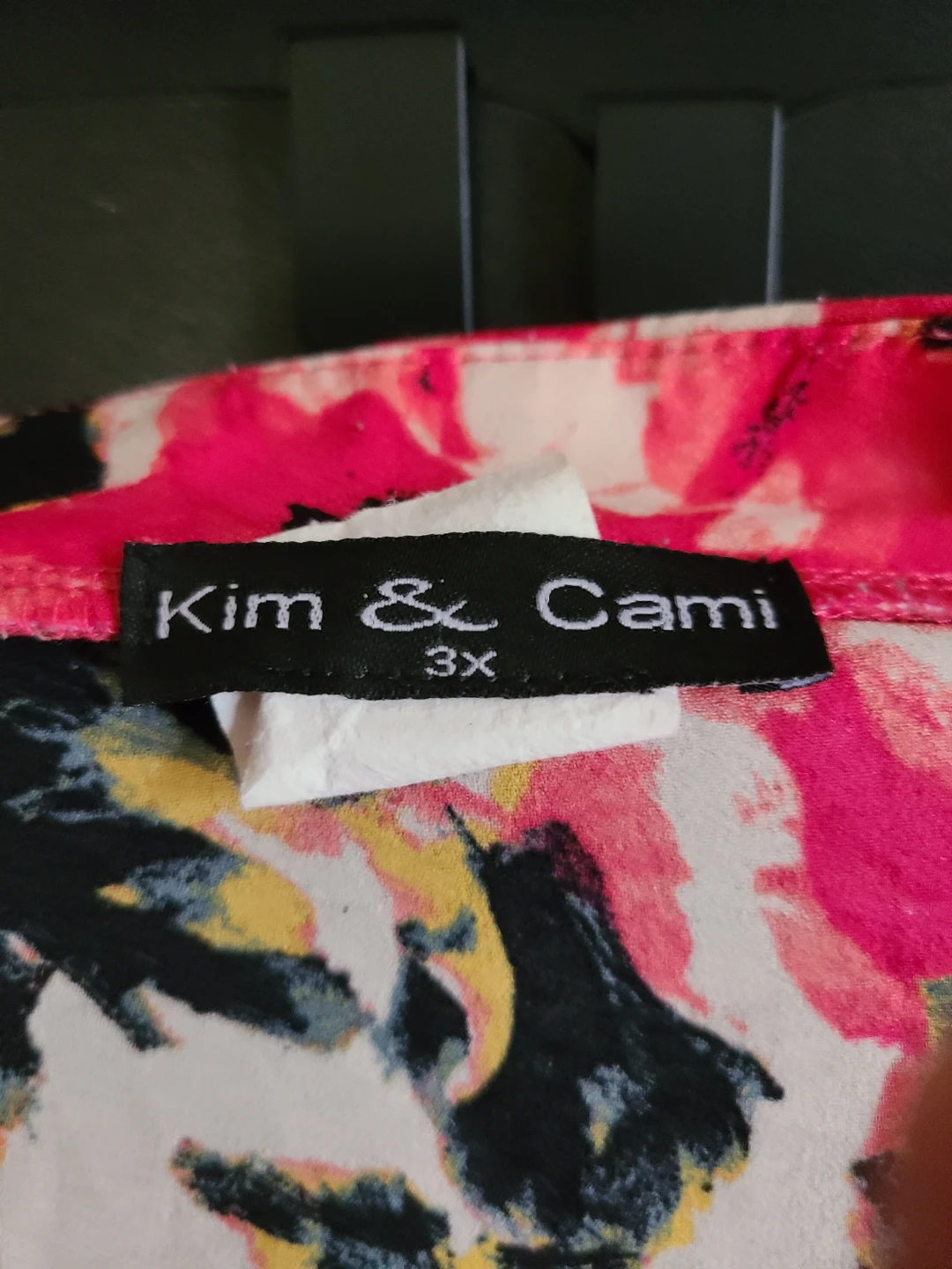 Kim & Cami 3X Floral Sleeveless Blouse - photo 2
