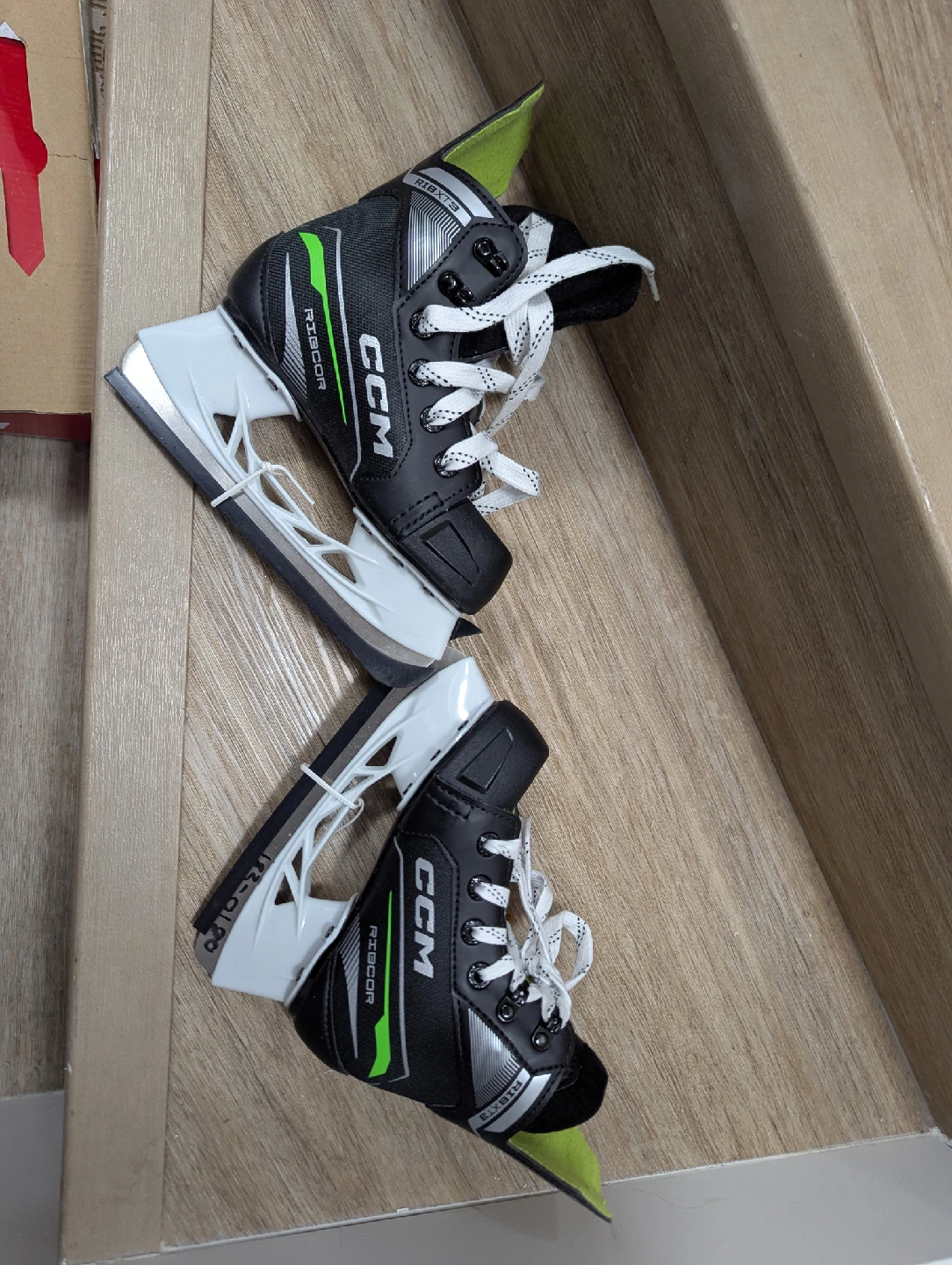 CCM skates - kids size 11