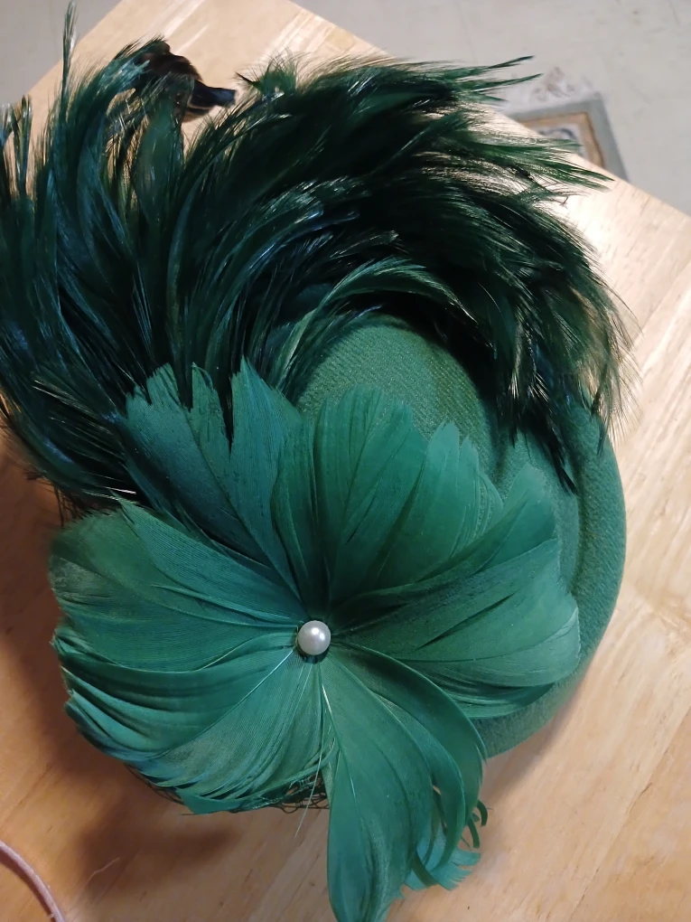 Green & Pink Decorative Fascinator Hats brand new - photo 3