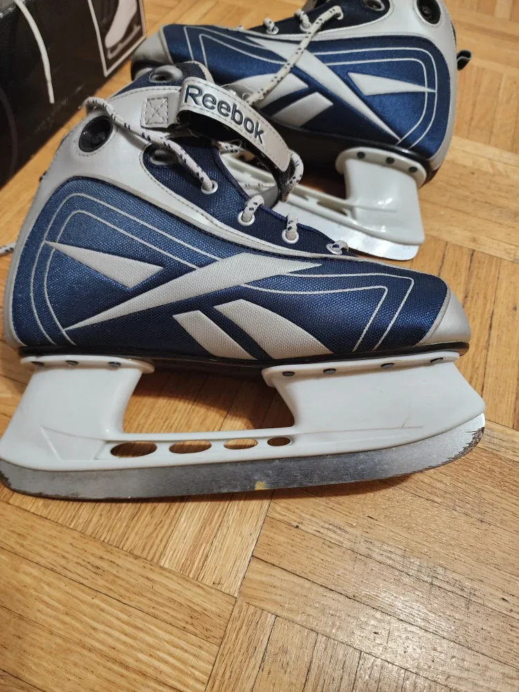 Reebok Alpine Ice Skates - Size 8 image indicator(3)