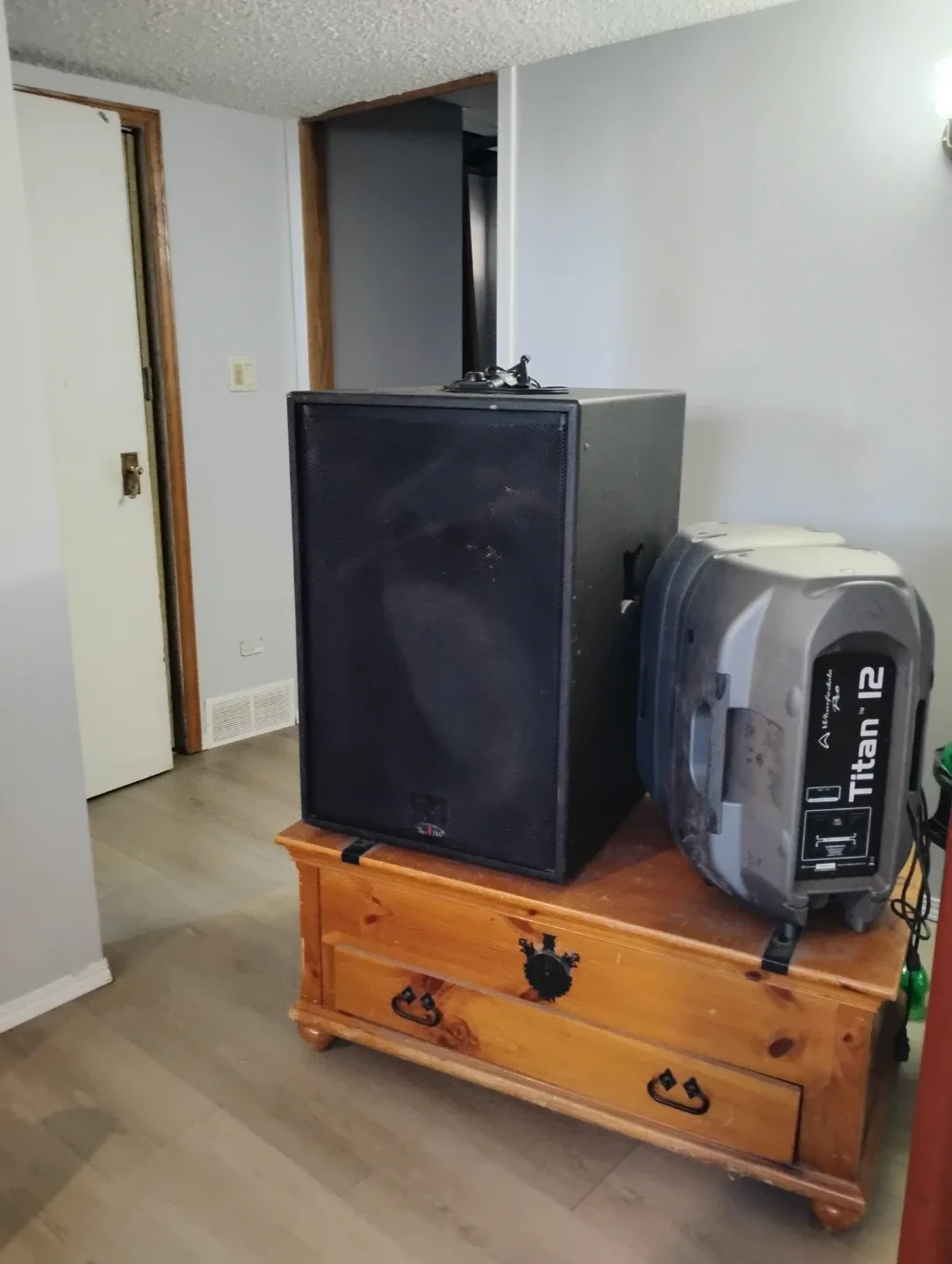 Electro-Voice SxA180 Powered Subwoofer image indicator(2)