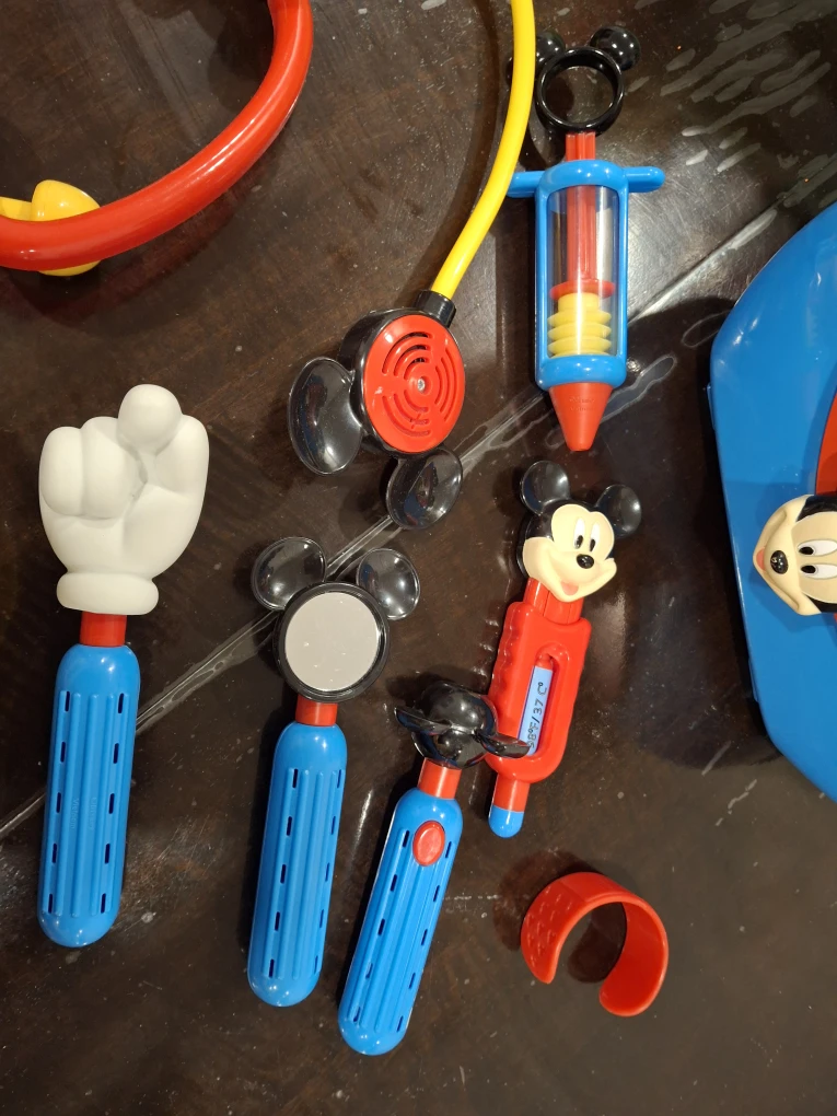 Mickey Mouse Doctor Kit with Case - photo 3