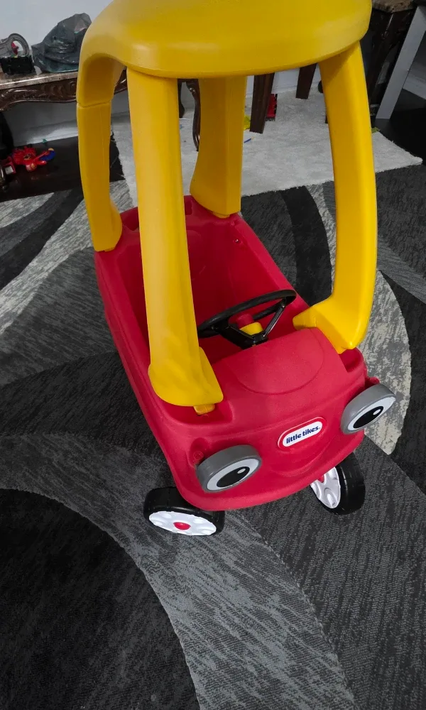 Little Tikes Cozy Coupe Car almost new with box.