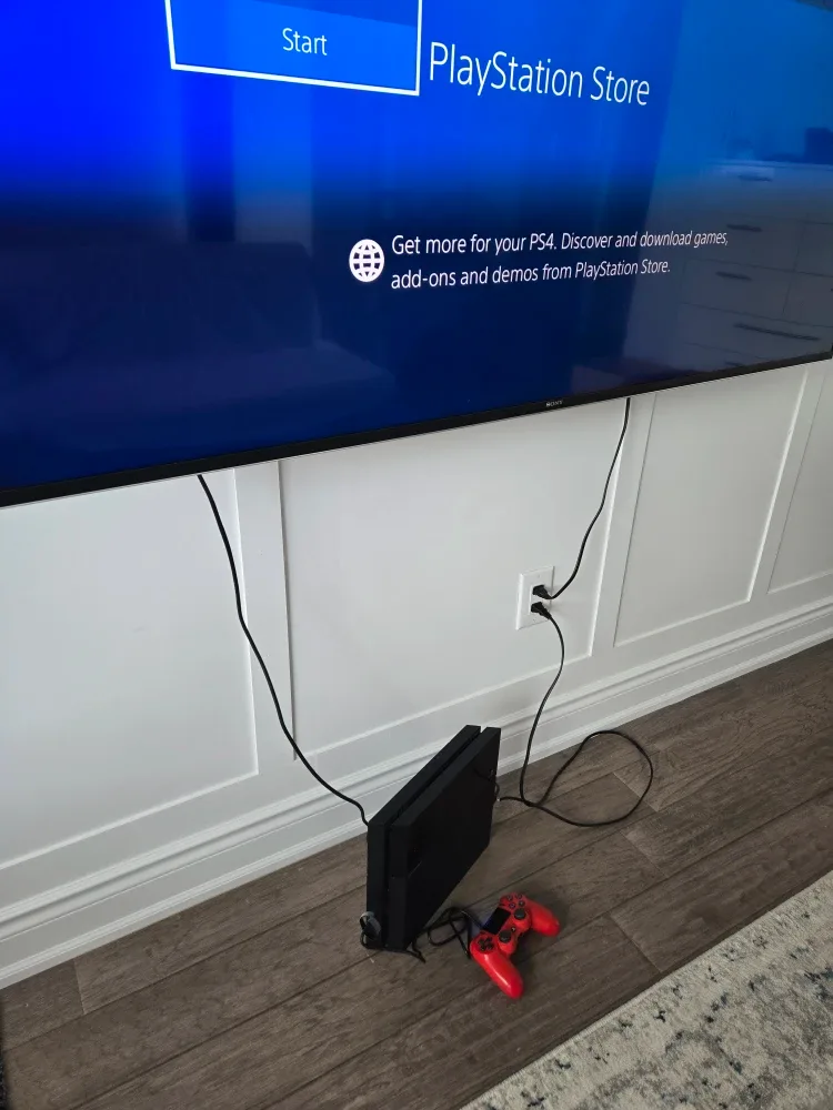 Ps4. Updated Software. Perfect condition, no issues. Controller image indicator(4)