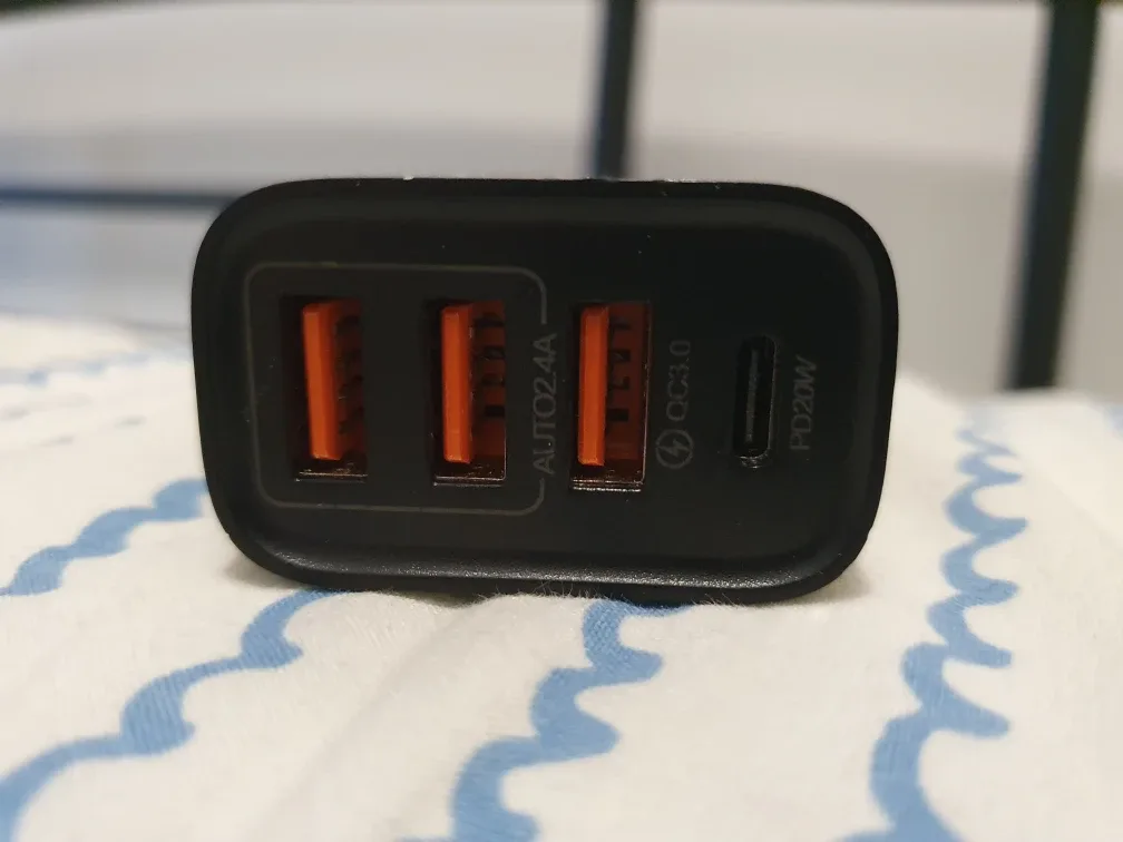 Travel Charger AR 890 - USB Wall Charger