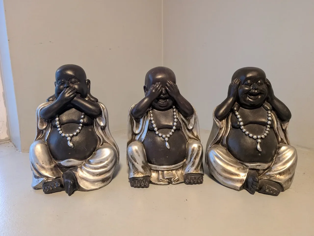 Three Wise Buddha Statues image indicator(2)