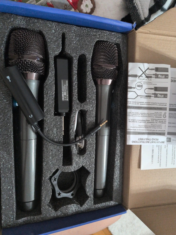 Trulinen Wireless Microphone Set - Like New!