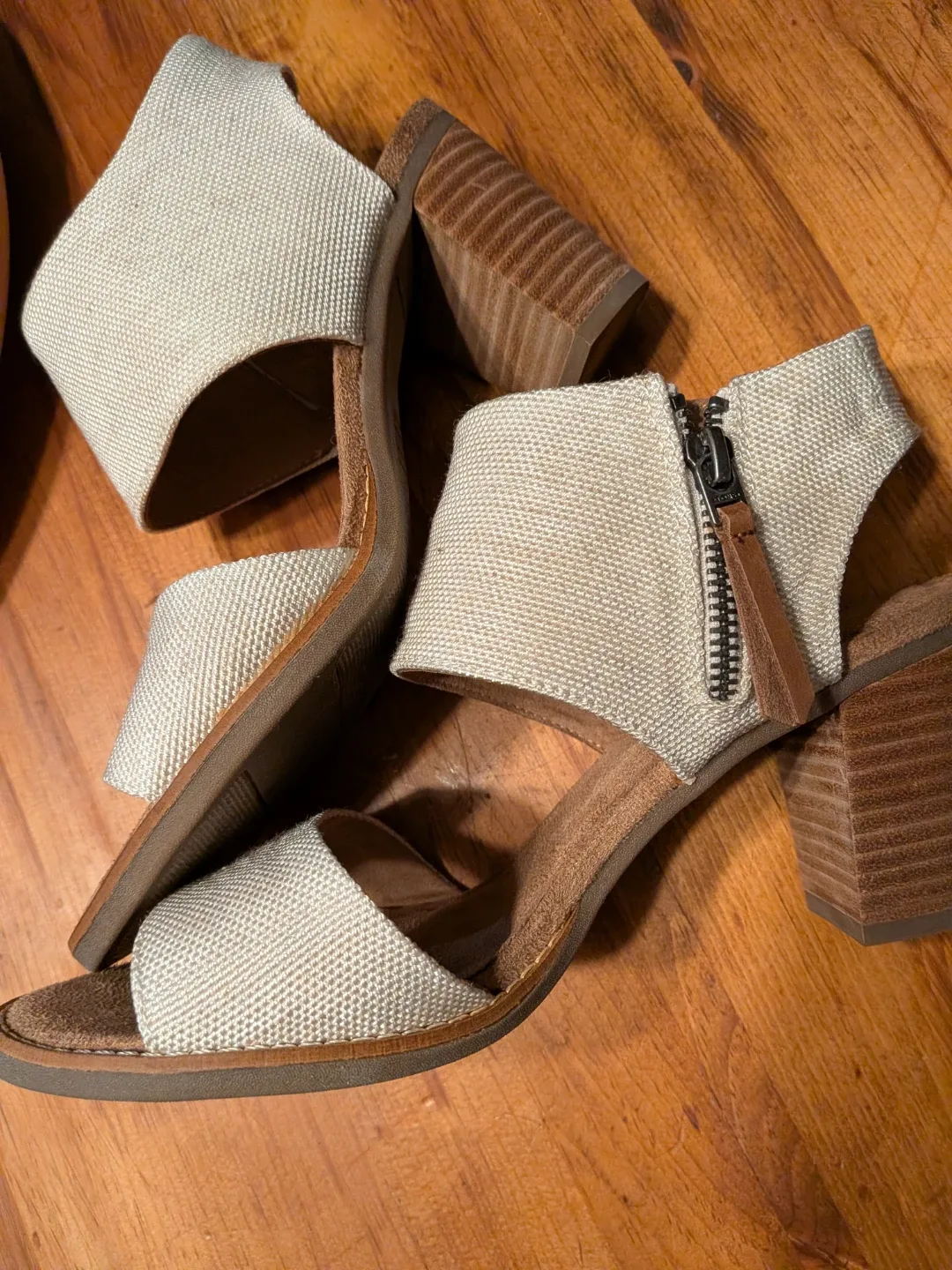 TOMS Women's Beige Heeled Sandals, Size 8 worn once image indicator(3)