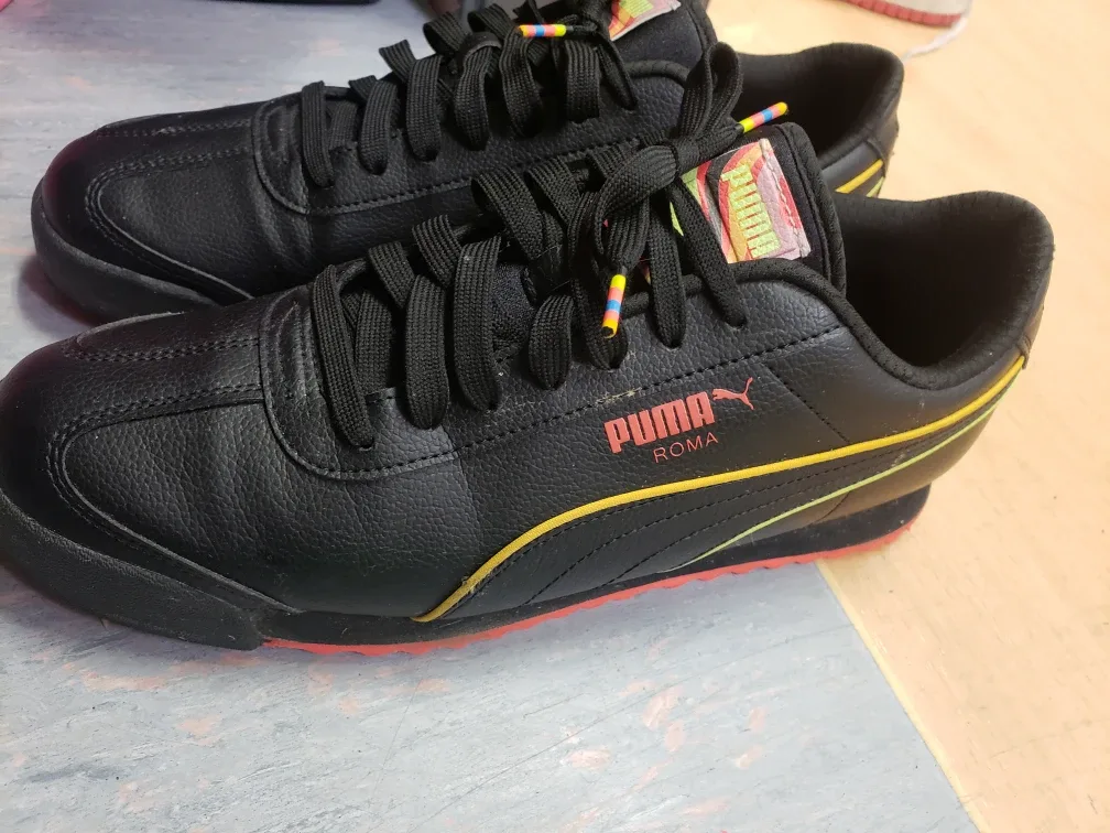 Puma Roma Black Sneakers image indicator(2)