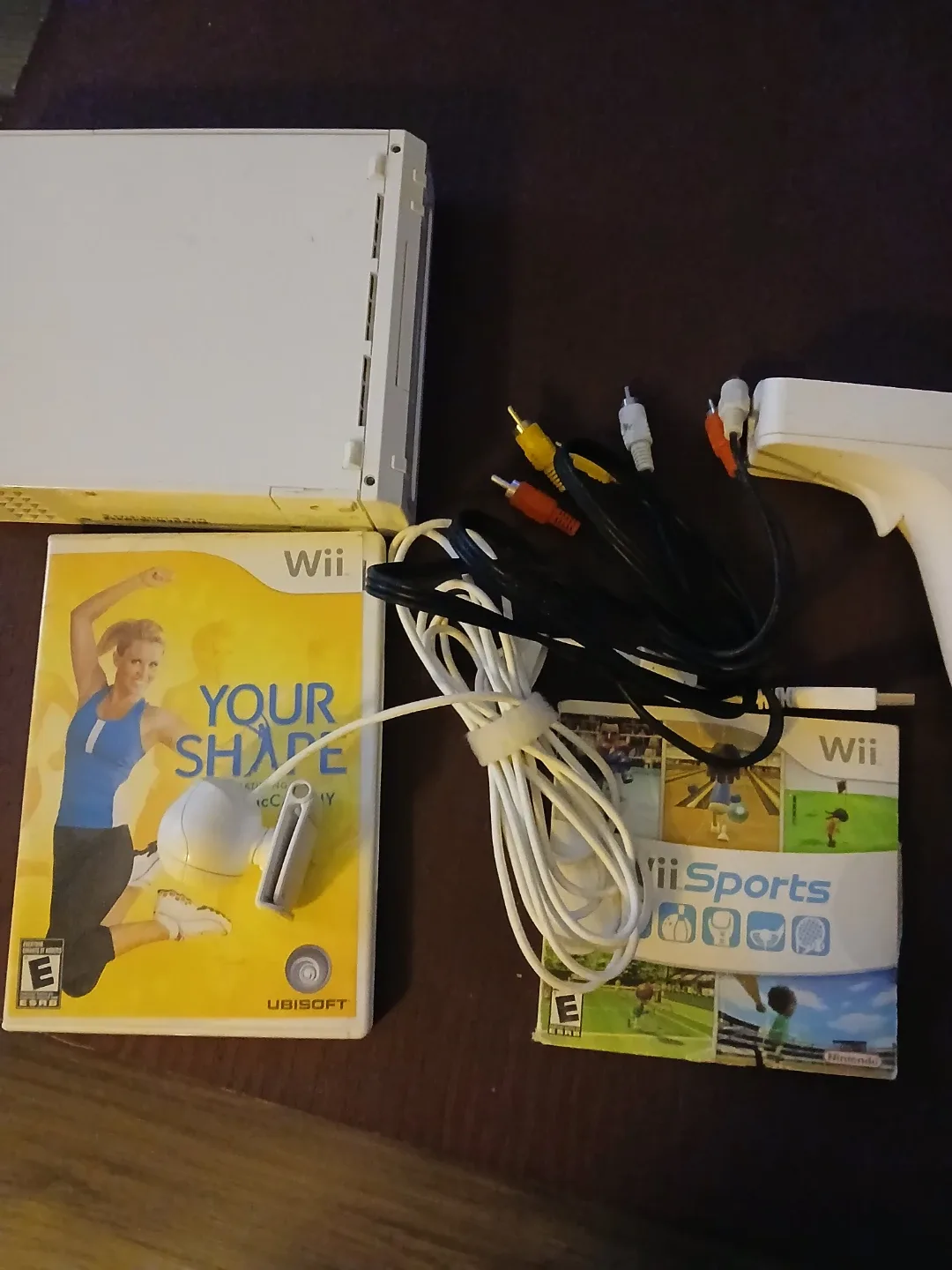 Nintendo Wii Bundle: Console, Games, Accessories image indicator(3)