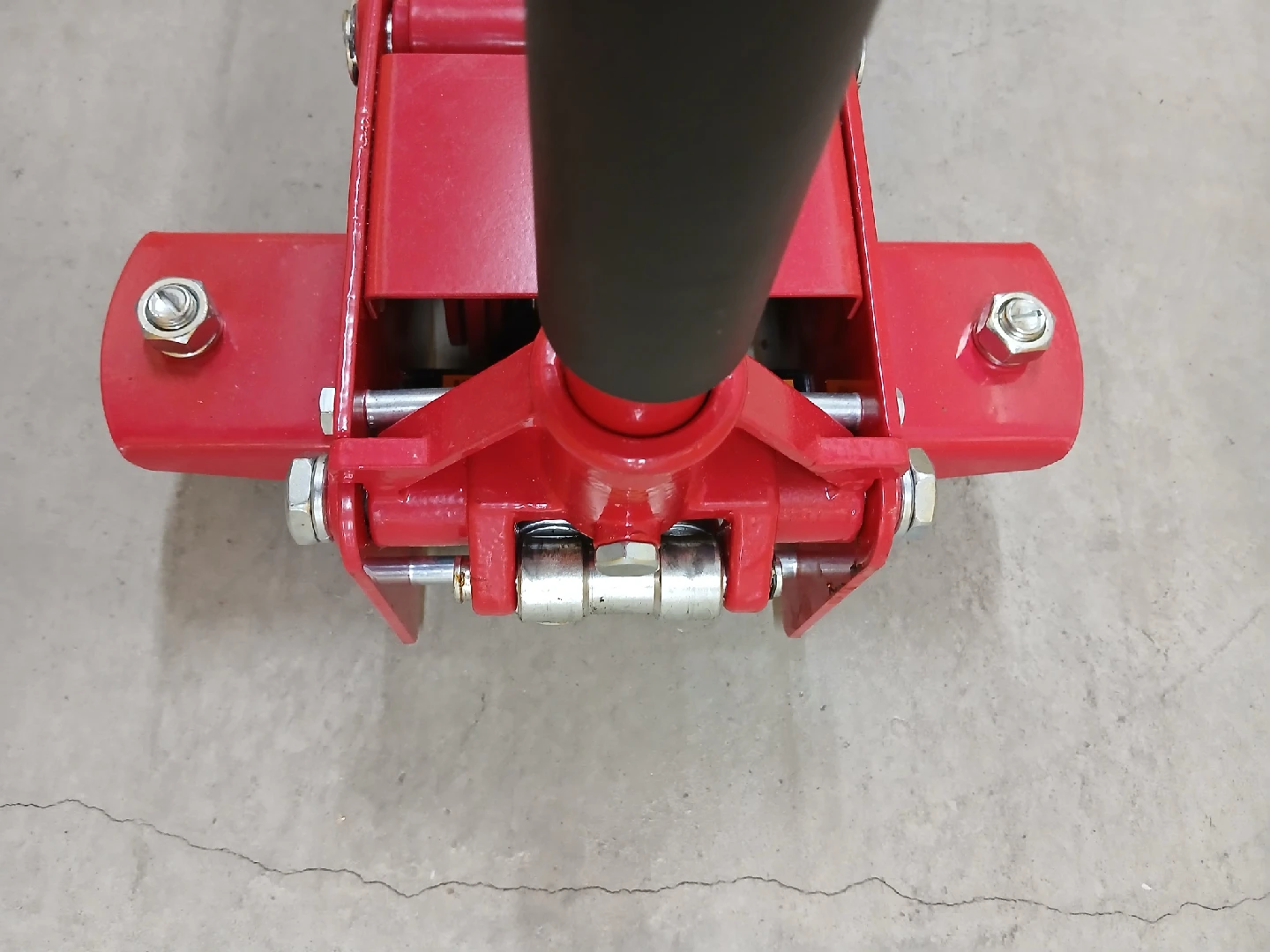 Pittsburgh 3 Ton Low Profile Floor Jack - Red - photo 3