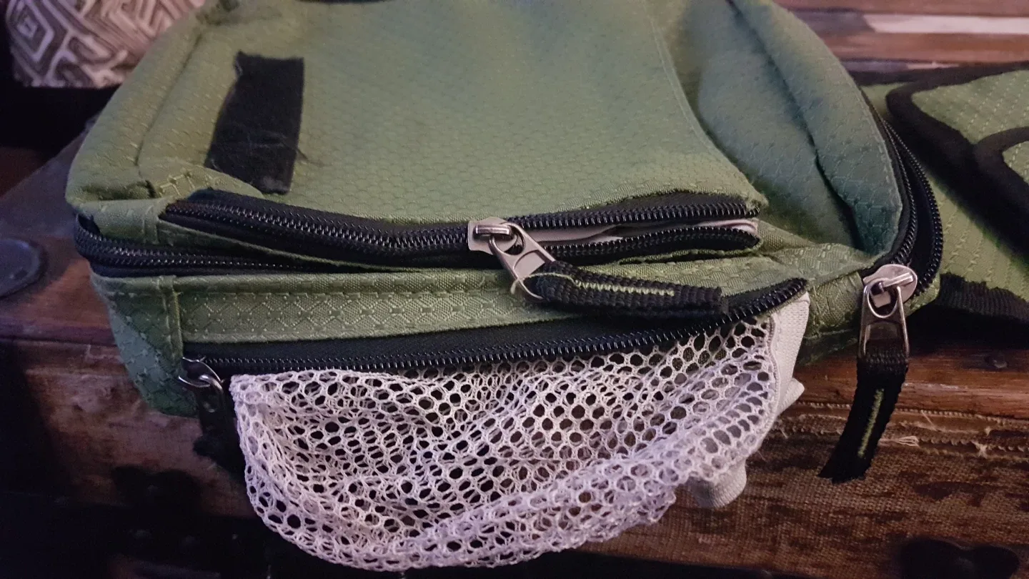 Heys Olive Green Crossbody Bag image indicator(3)