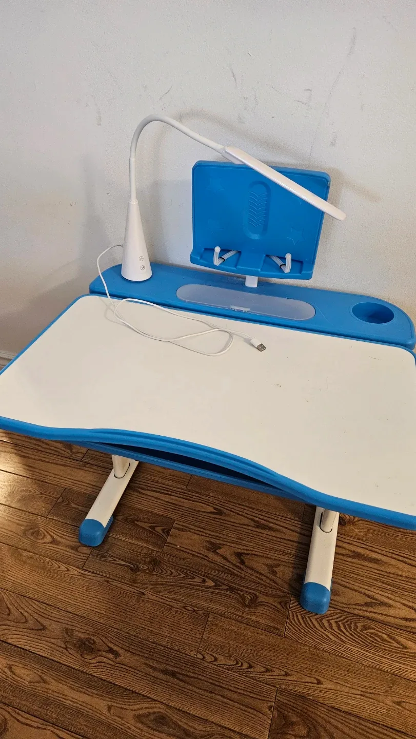 Adjustable Kids Desk and Chair Set