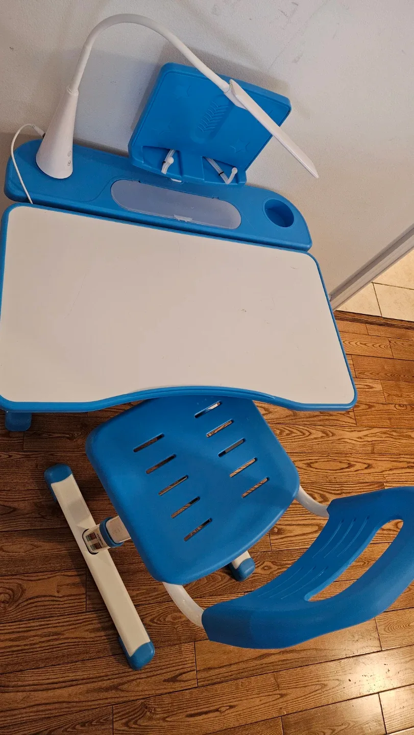 Adjustable Kids Desk and Chair Set image indicator(5)