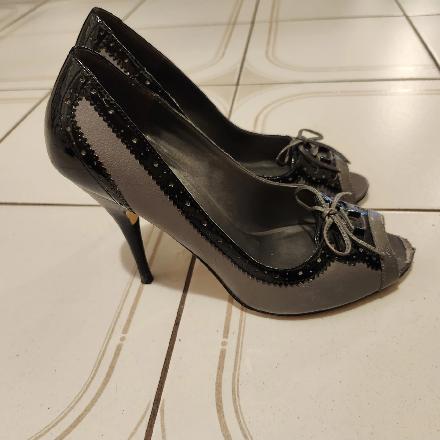 FREE JLO Leather Sole Grey Heels, Size 71/2
