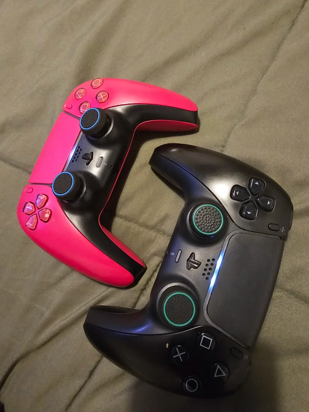 Playstation Dualsense Controller + iPhone USB & Brick image indicator(4)